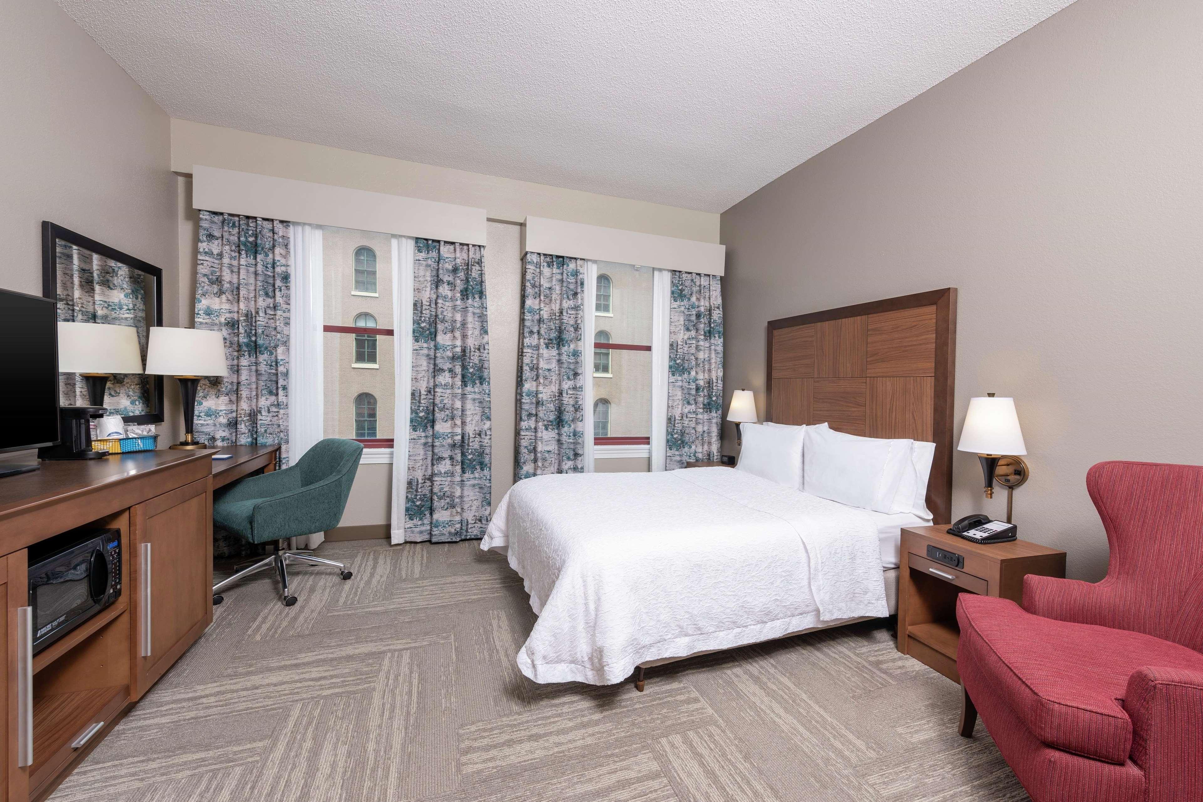 Hampton Inn Indianapolis Downtown Across From Circle Centre Eksteriør billede