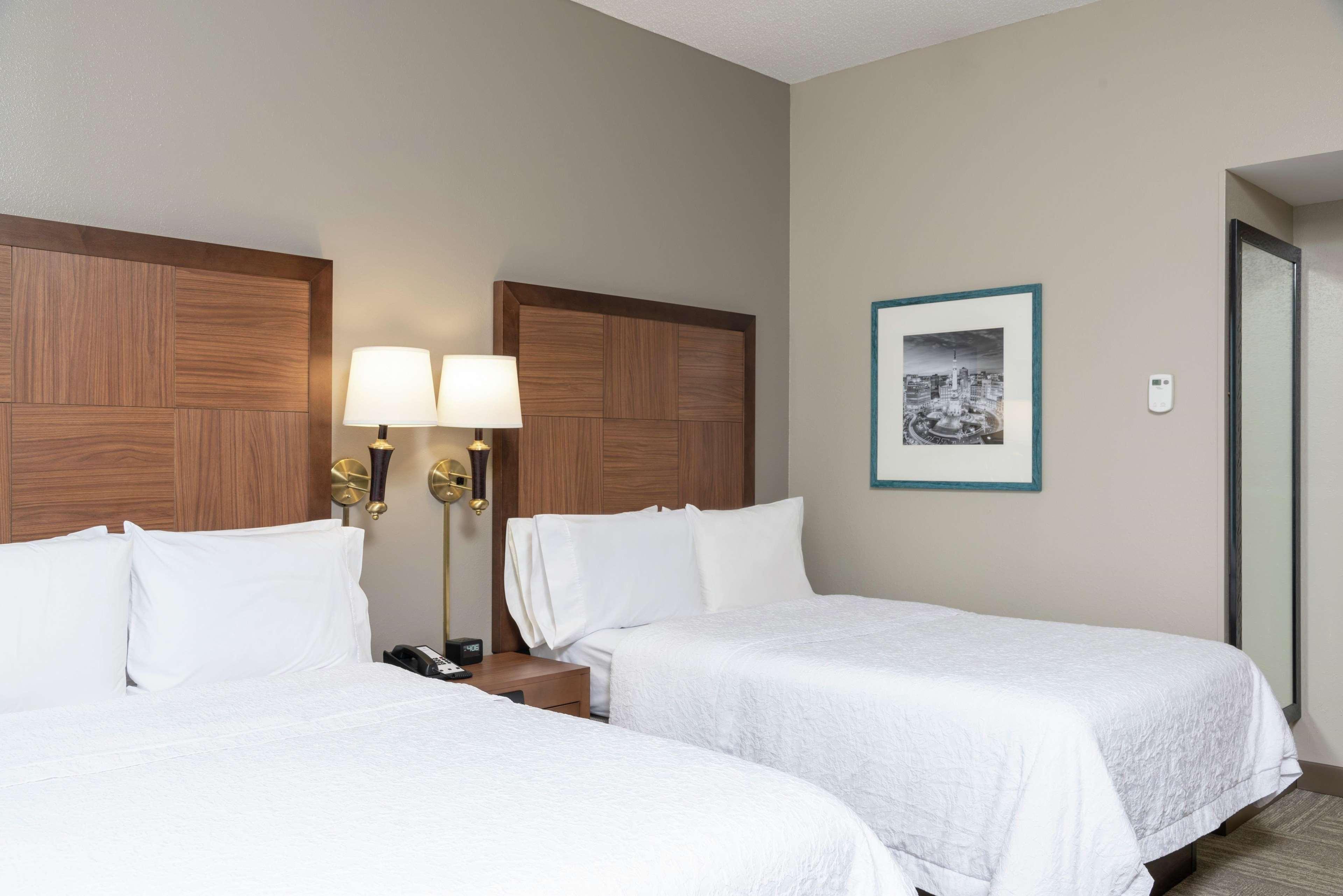Hampton Inn Indianapolis Downtown Across From Circle Centre Eksteriør billede