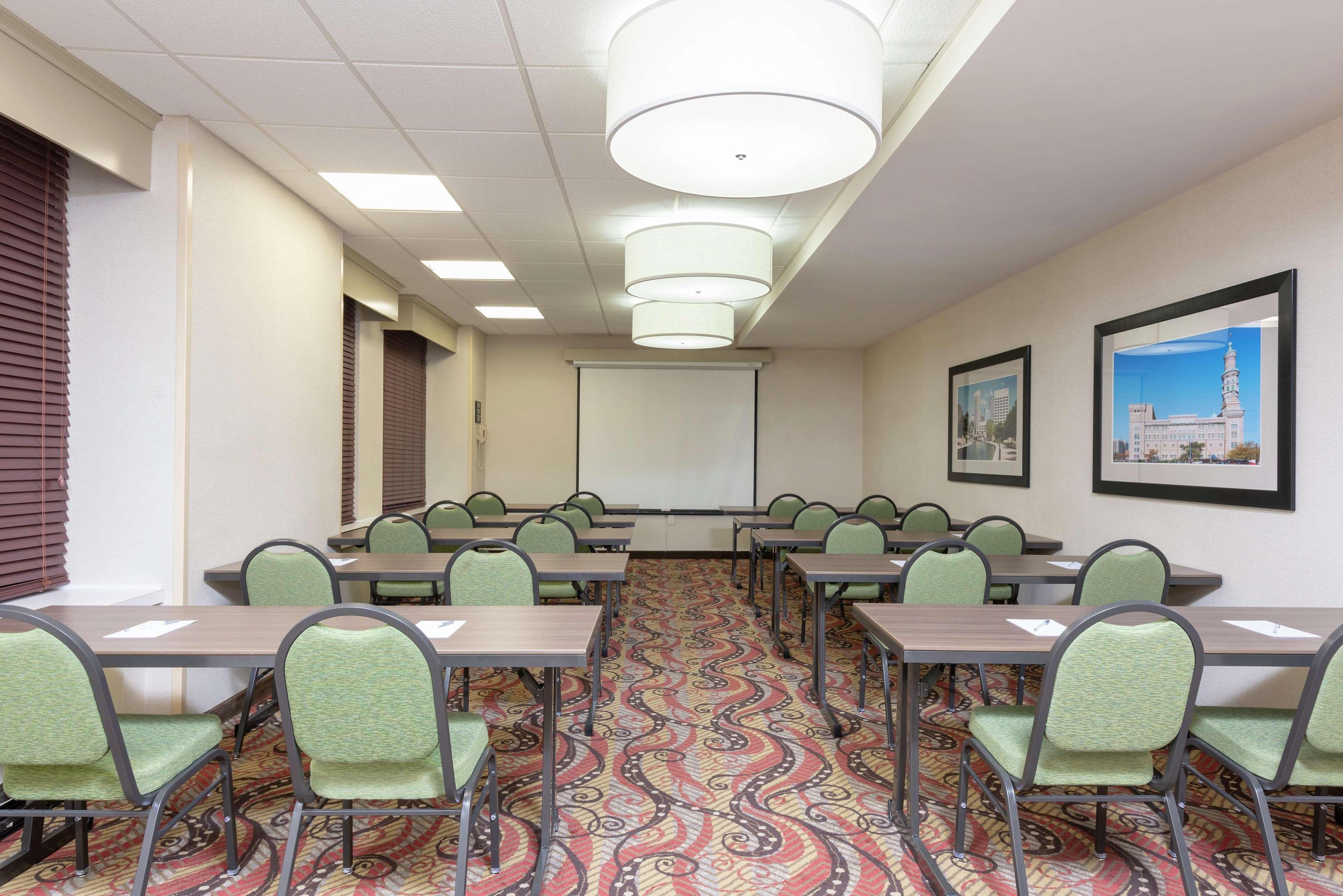 Hampton Inn Indianapolis Downtown Across From Circle Centre Eksteriør billede