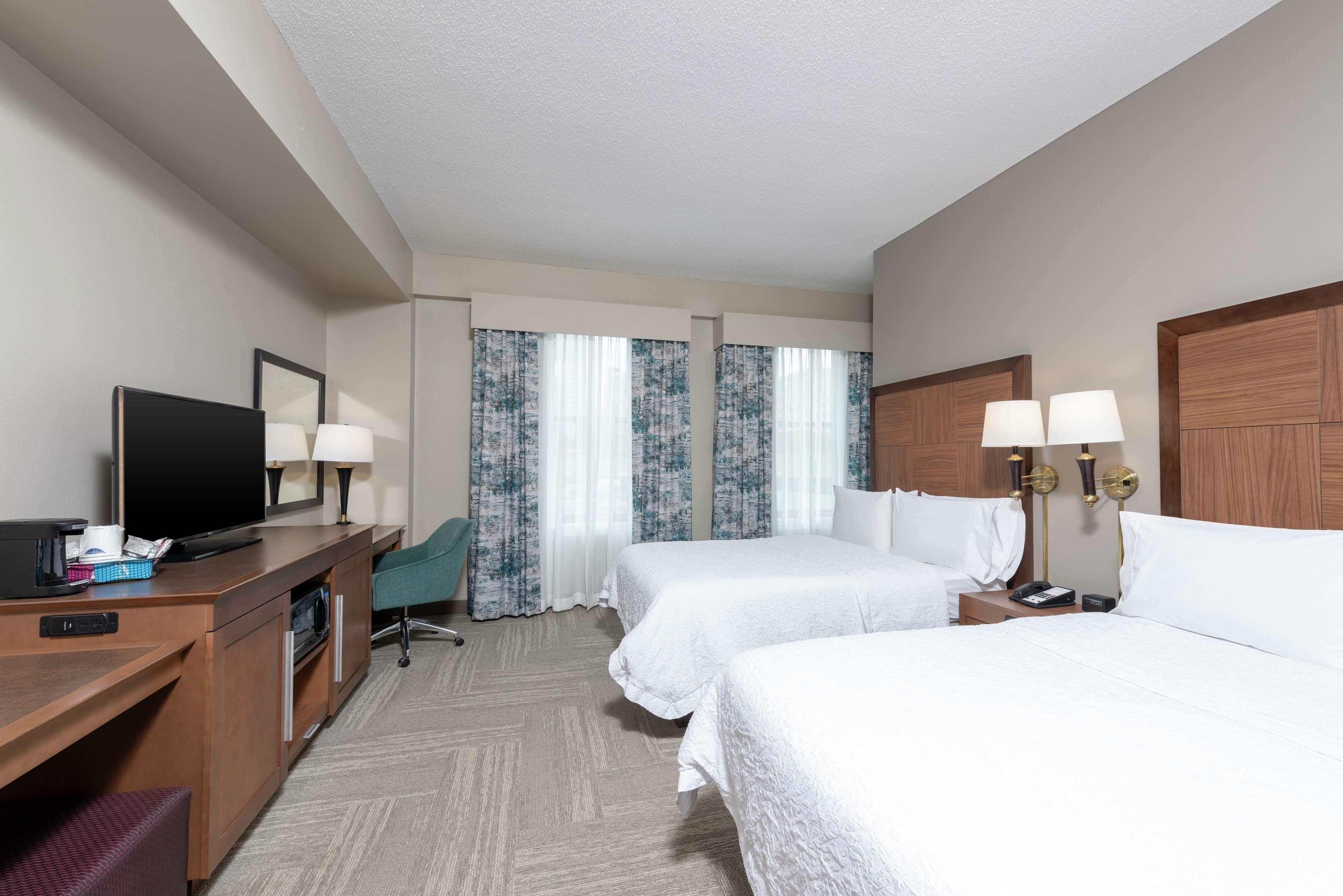 Hampton Inn Indianapolis Downtown Across From Circle Centre Eksteriør billede