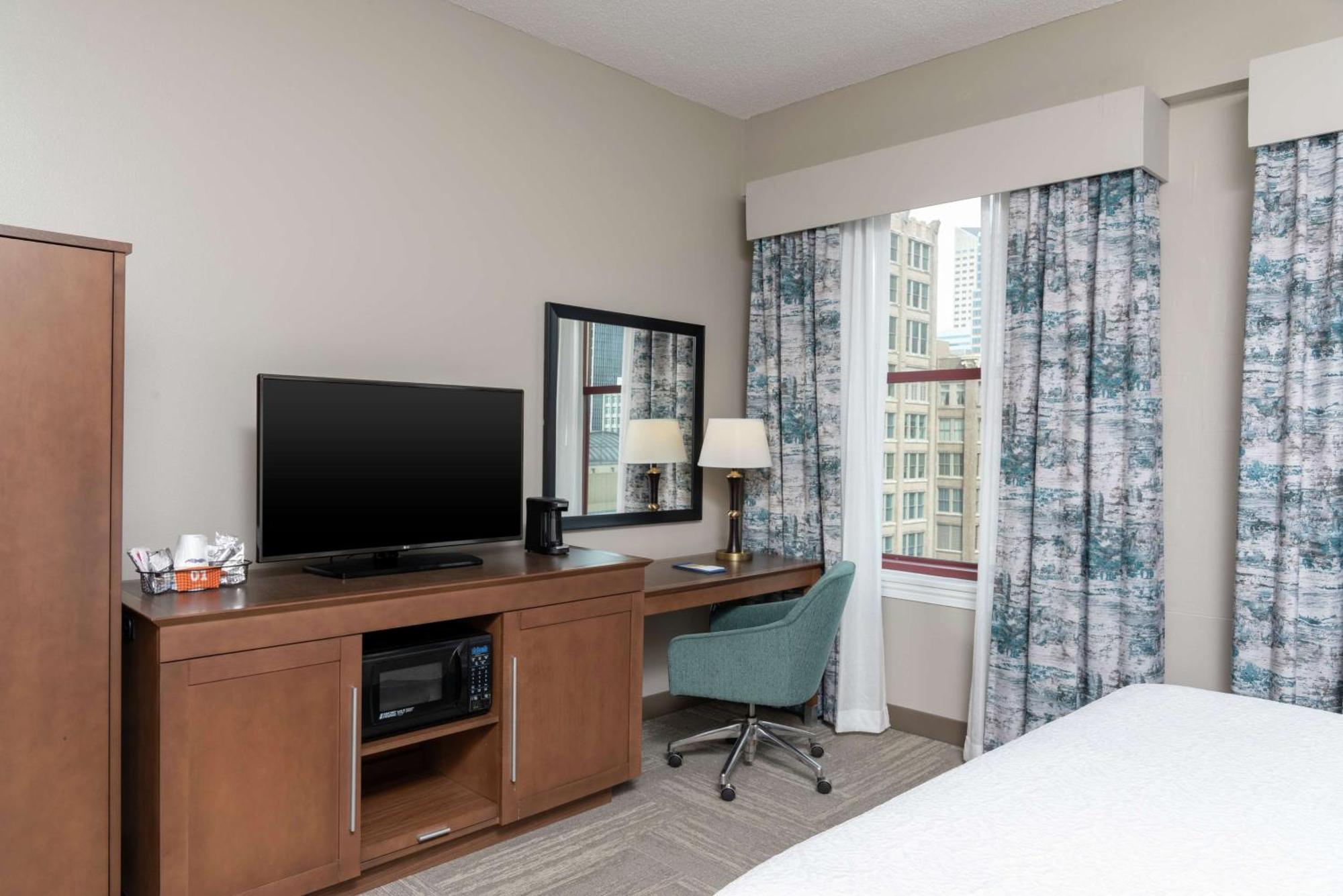 Hampton Inn Indianapolis Downtown Across From Circle Centre Eksteriør billede