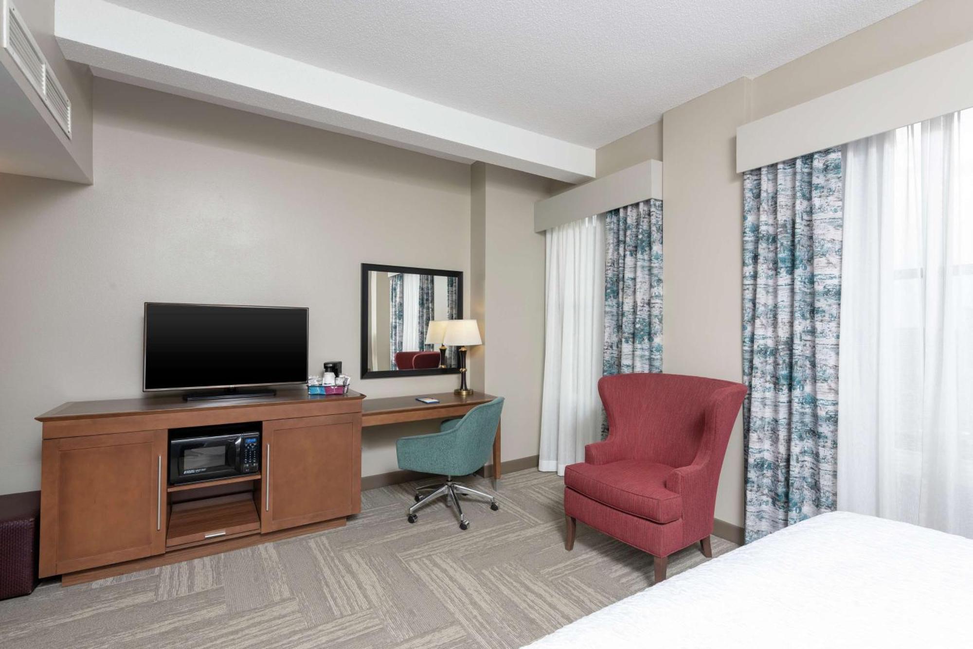 Hampton Inn Indianapolis Downtown Across From Circle Centre Eksteriør billede